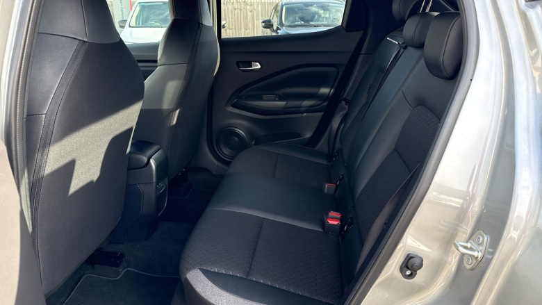 Nissan Juke 1.6 Hybrid N-Connecta 5dr Auto Hybrid Hatchback